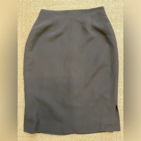 Carriere Black knee length lined side slit work to dinner skirt women’s size XS - Picture 1 of 5